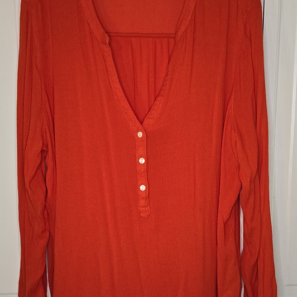 3qtr sleeve vneck dress shirt